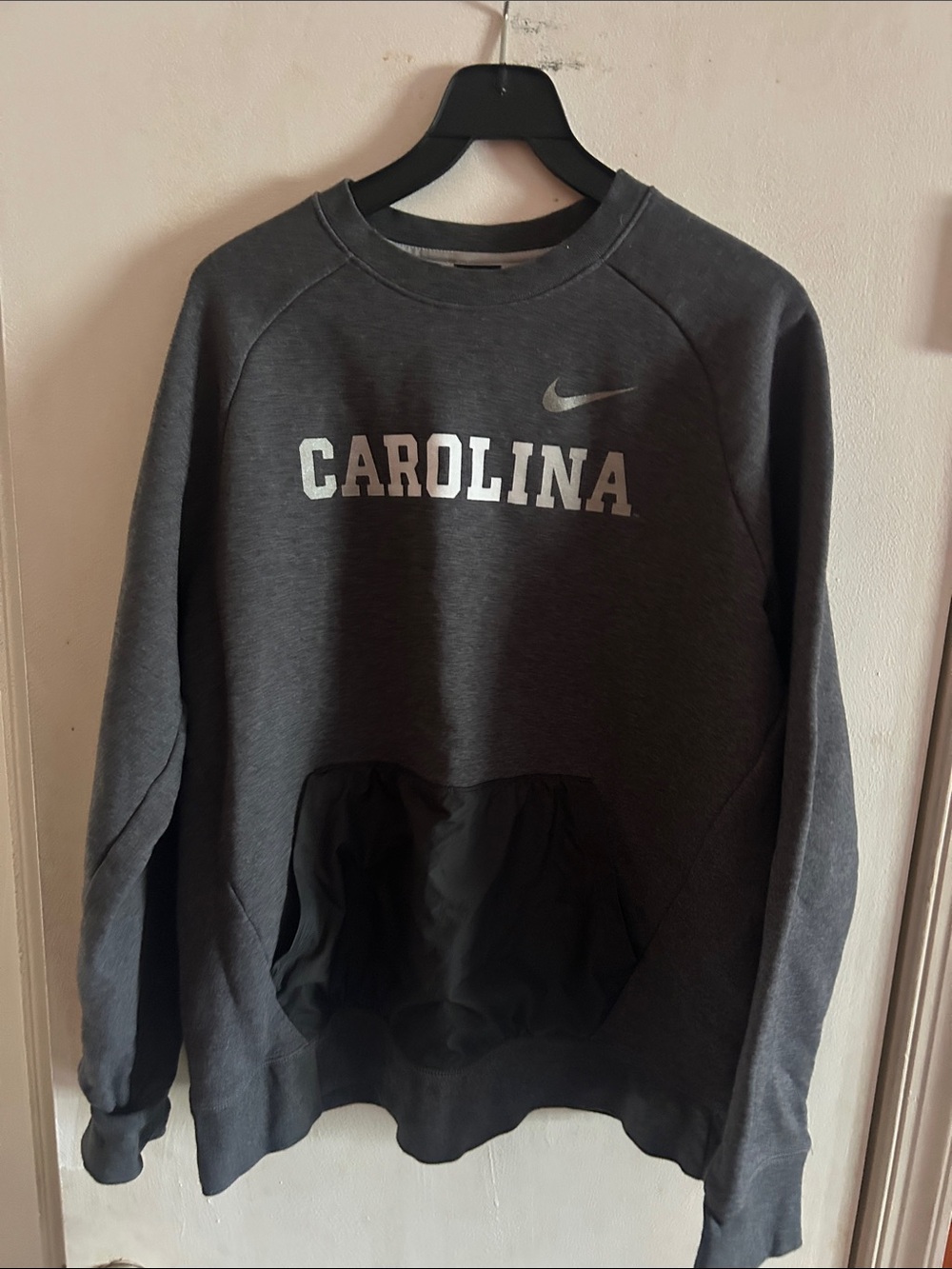Nike Men's Carolina Gray Crewneck Sweatshirt Size XL. ECU in good condition